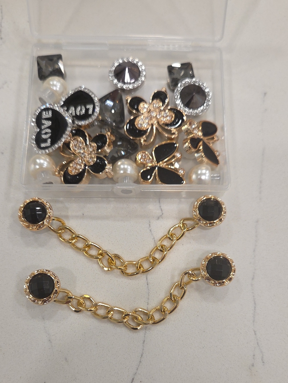 Gold and Black Floral & Heart Croc Decoration Set with Pearl Accents